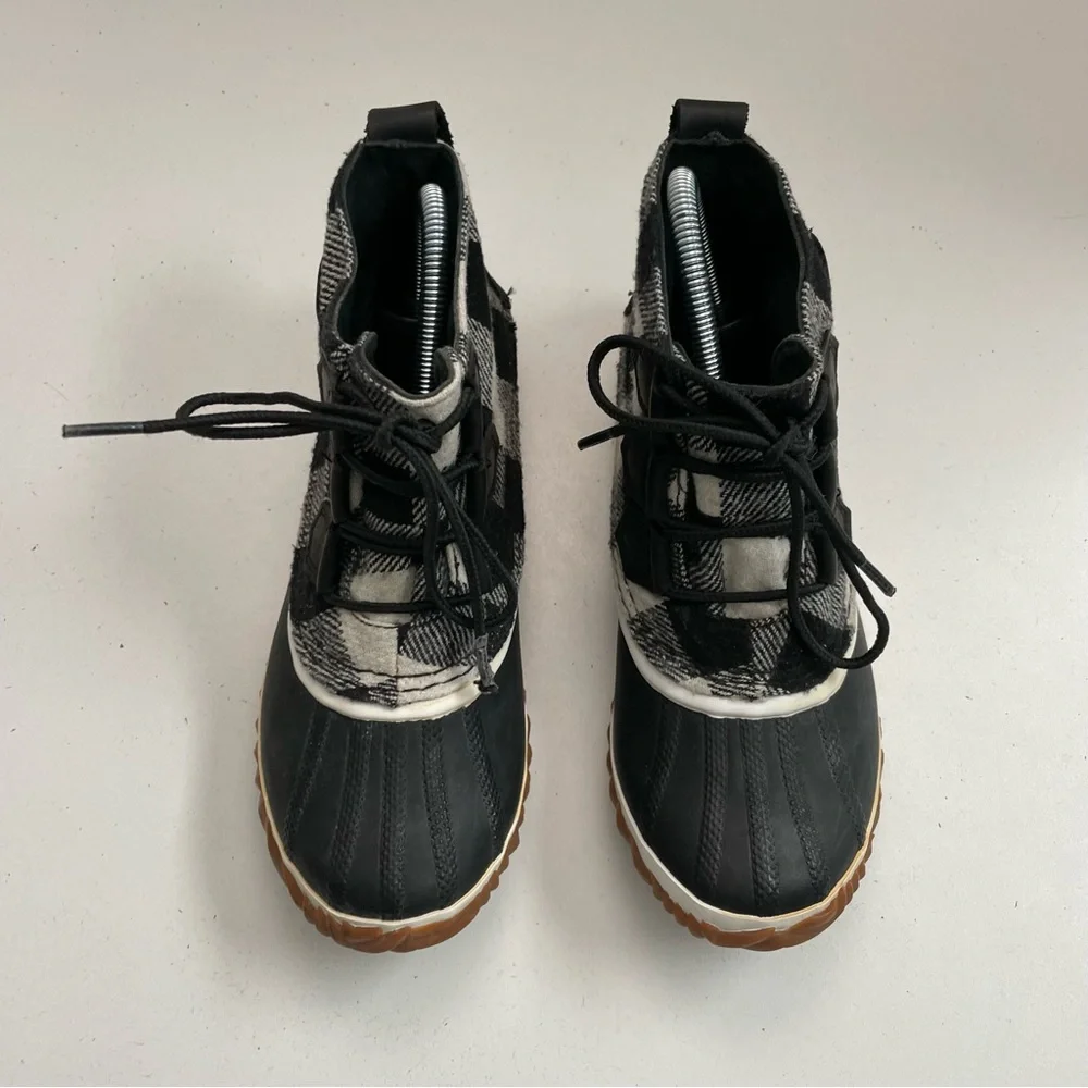 Sorel Out 'n About X Madewell Boots Rain Snow Ankle Flannel Buffalo Check Black - Picture 4 of 15